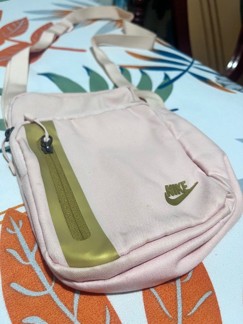 Nike Crossbody Bag (Pink) (Category: Cross-body Bags) located in Batangas. Submitted by abv13 (Listing ID 1410928451, Image 2). Description: Bought this from Zalora. Can be washed to remove some dirt as shown in photos. .