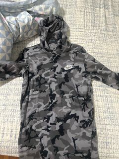 (Category: ) located in . Submitted by clothesclearinggg (Listing ID 1411059901, Image 1). Description: .