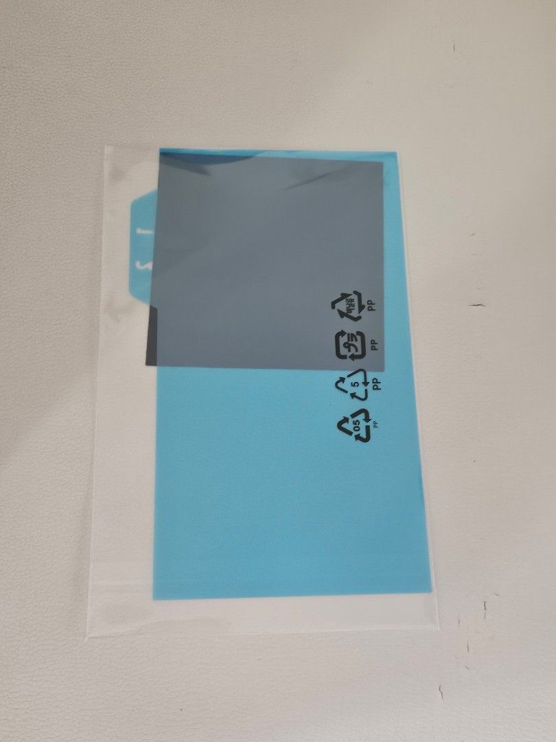 Nintendo switch 2 screen protector (Category: Cases & Covers) located in Singapore. Submitted by jazzysc (Listing ID 1411081908, Image 1). Description: Nintendo original case screen protector. Sell because i already got one..