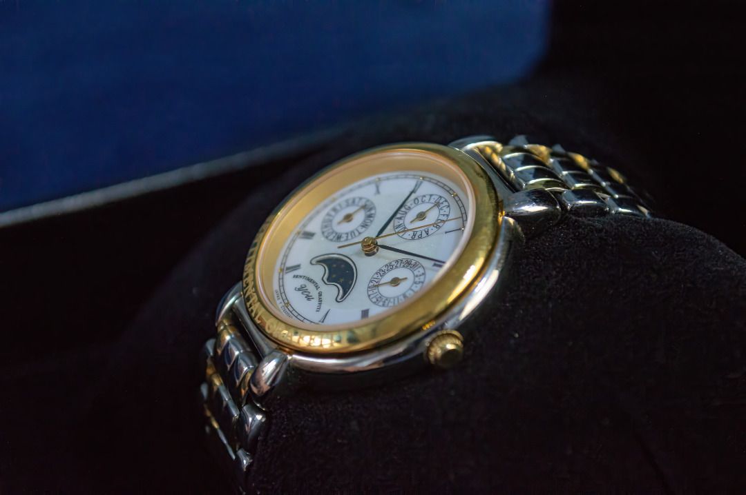 ORIENT Sentimental Graffiti You Moonphase watch (Category: Luxury Watches) located in Binan City. Submitted by chronotribeph (Listing ID 1411005257, Image 3). Description: ORIENT sentimental graffiti YOU moonphase details: Dial color: white/glitter white Movement: Quartz Sub dial Day/Date/Month : Good Condition Wrist Size: 6.1 inch Case Diameter: 32mm Case number: c7e204-00 Serial number: c7e02040-L03 Glass: no scratches Clean Dial with presentab