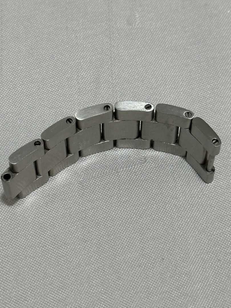 Original rolex oyster links (Category: Luxury Watches) located in San Jose. Submitted by ardudz24 (Listing ID 1410919559, Image 3). Description: Check last picture for size reference(in mm) Original rolex oyster bracelet links 3500 each 2800 each if take all 6 pieces only All original .