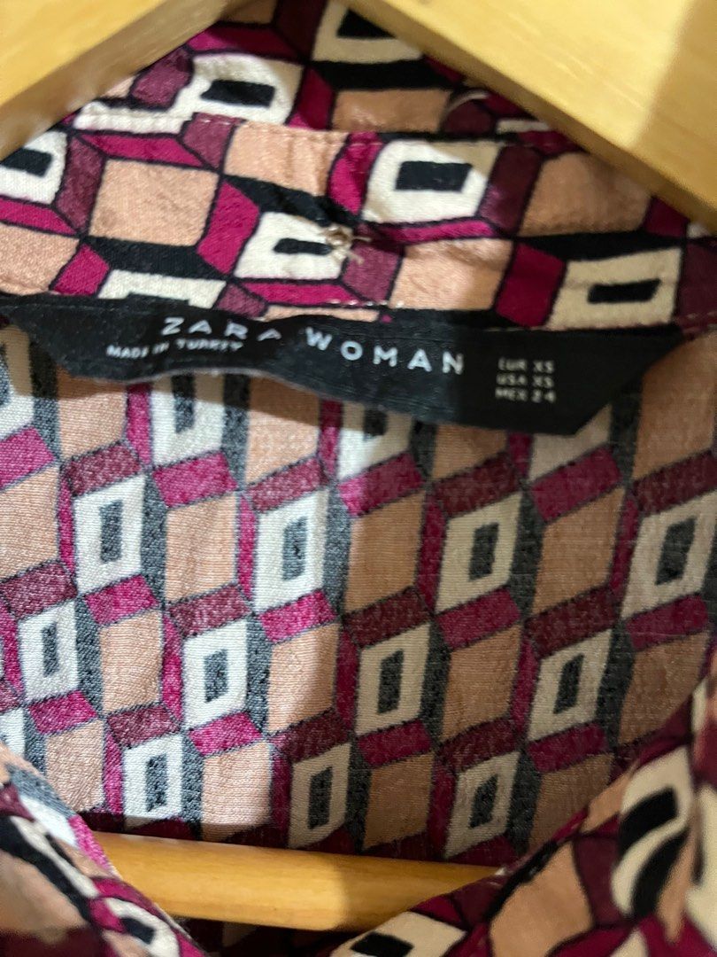 Original Zara Woman (Category: Dresses) located in Santa Rosa. Submitted by aracat (Listing ID 1410907696, Image 3). Description: Used occasionally Perfect for office Size. XS Made in Turkey Measurement Length 33 inches Waistline 28-30inches Bust 32-34inches .