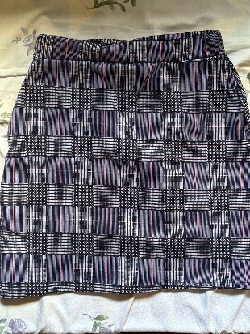 Plaid Button-Down Mini Skirt (Category: Skirts) located in Valenzuela. Submitted by popyard (Listing ID 1410938705, Image 2). Description: .