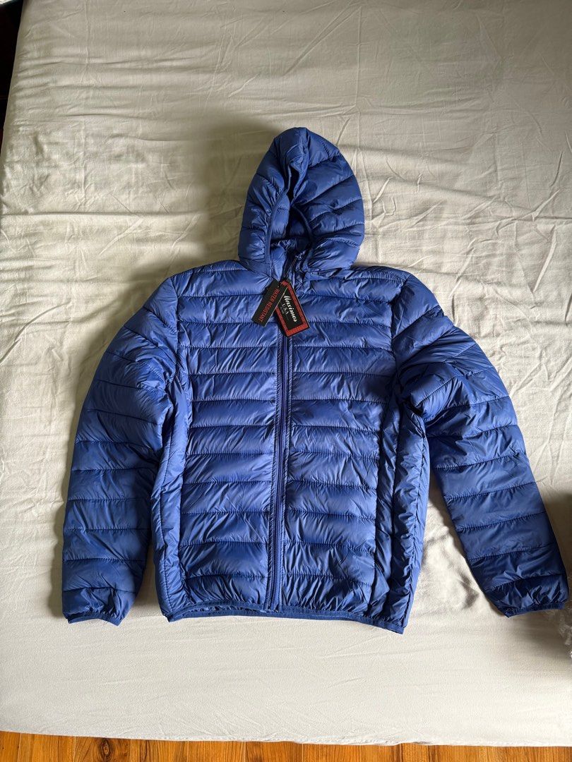 Puffer Jacket Blue (Category: Coats, Jackets and Outerwear) located in Muntinlupa City. Submitted by eksamano (Listing ID 1410926612, Image 1). Description: Bnew. Priced at $129.99. Selling low. Good quality.