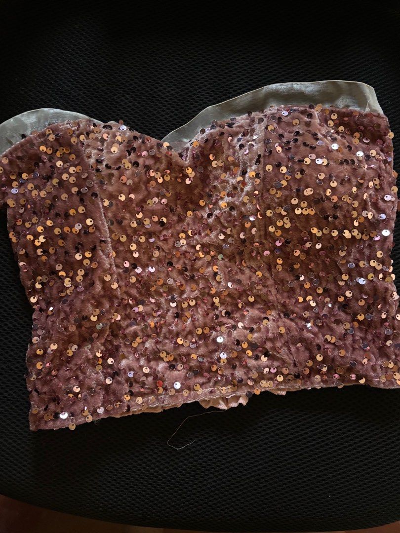 Sequin Bustier Top (Category: Sleeveless) located in Valenzuela. Submitted by popyard (Listing ID 1410938182, Image 1). Description: Delivery via LBC/Grab.