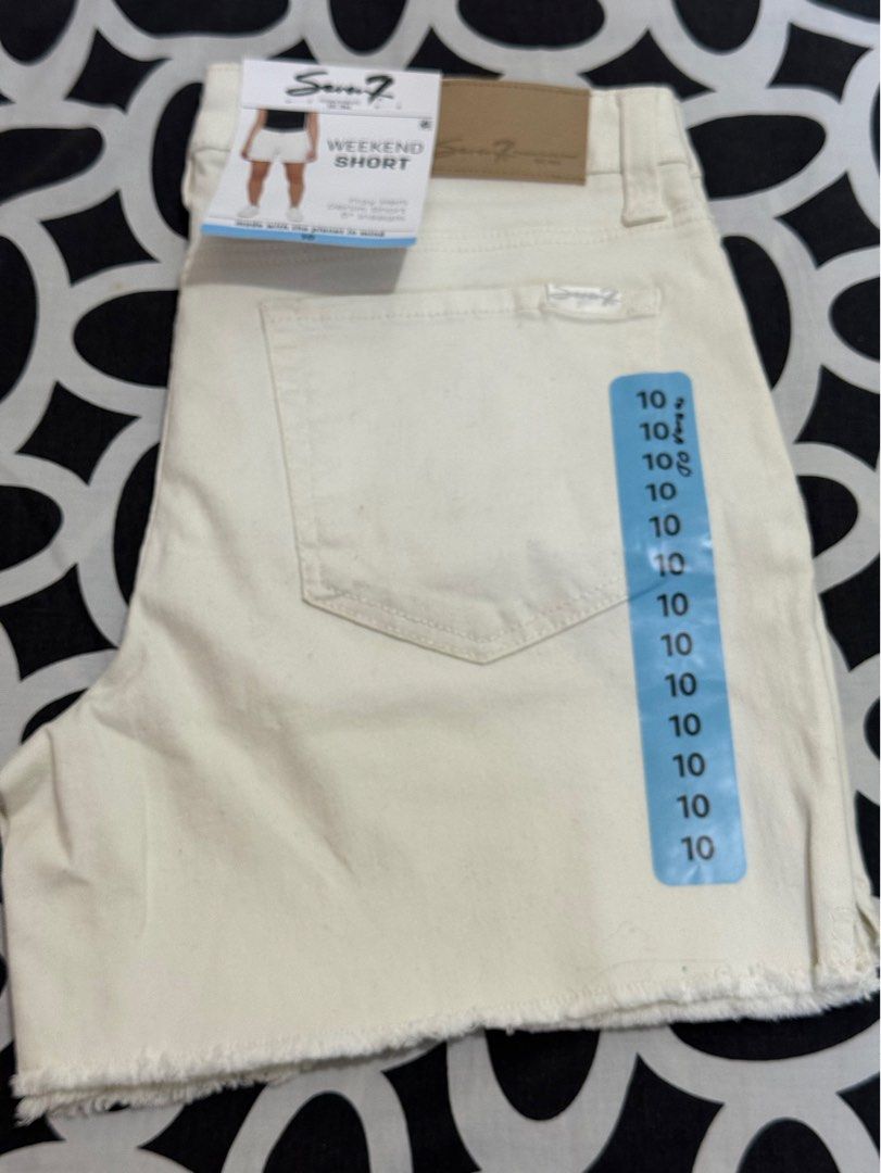 Seven7 weekend short white denim (Category: Shorts) located in Quezon City. Submitted by branded_jo (Listing ID 1411078913, Image 3). Description: Seven7 weekend shorts Denim white Size US10 Brand new Bought in US Lalamove Ready.