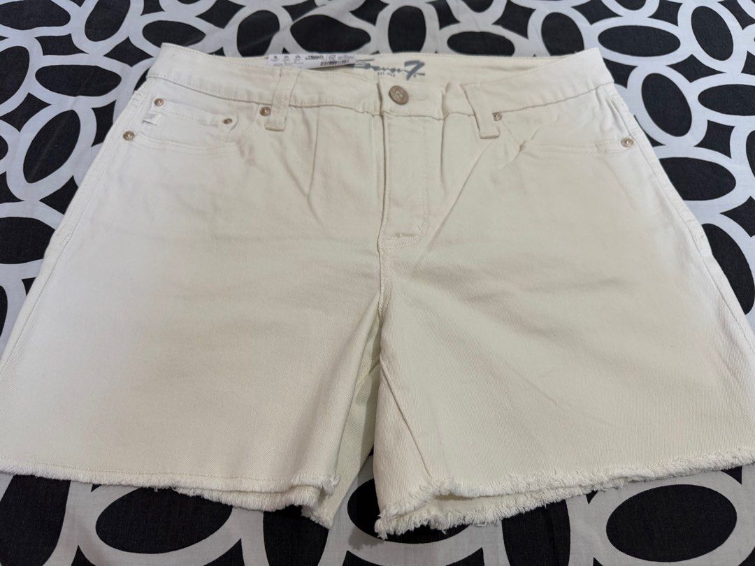 Seven7 weekend short white denim (Category: Shorts) located in Quezon City. Submitted by branded_jo (Listing ID 1411078913, Image 1). Description: Seven7 weekend shorts Denim white Size US10 Brand new Bought in US Lalamove Ready.