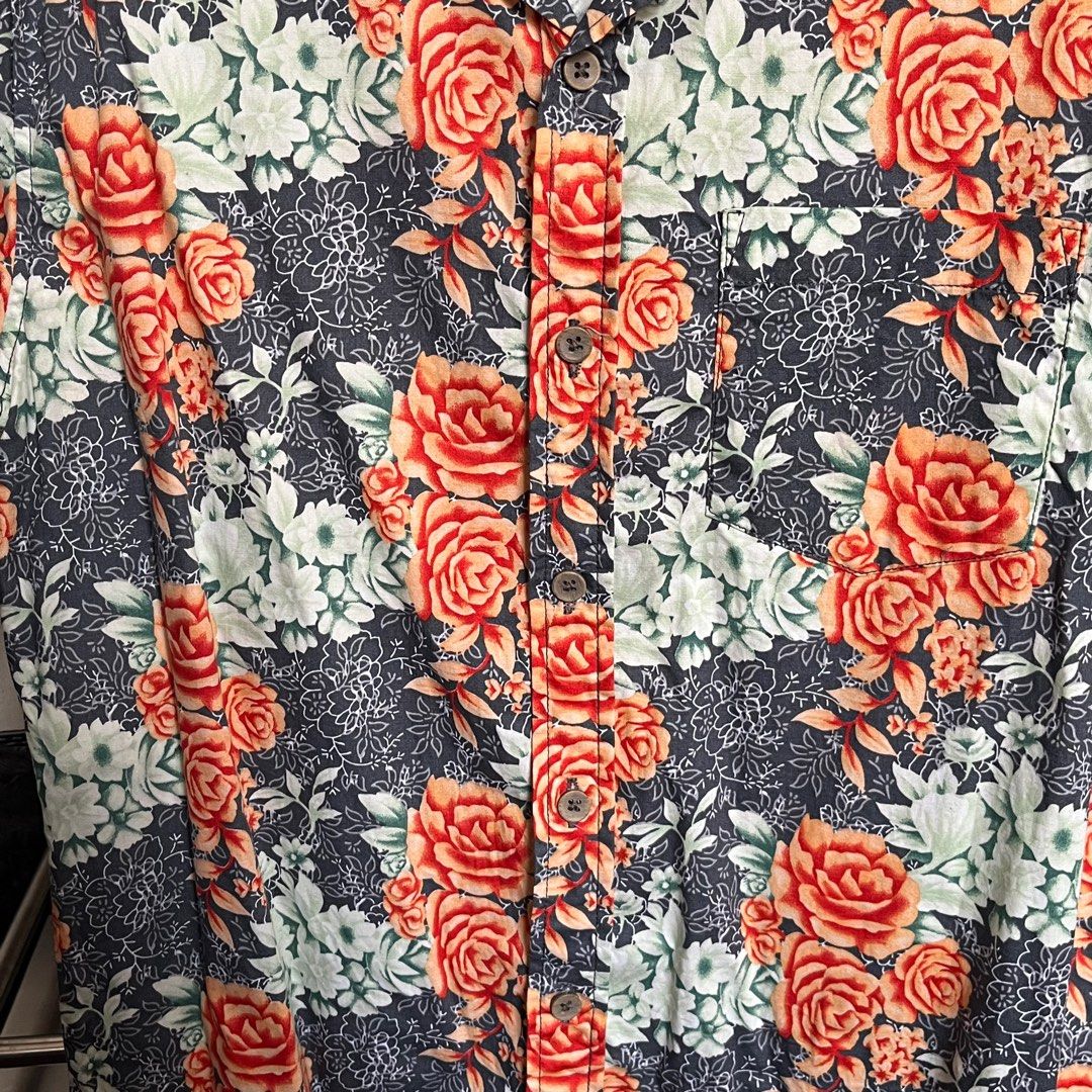 Smart Floral Short Sleeve Shirt (Category: Tshirts & Polo Shirts ) located in Las Pinas. Submitted by 913ver (Listing ID 1410954862, Image 3). Description: length: 68cm width: 45.5cm sleeves: 22.5cm .