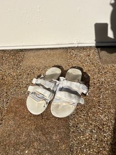 (Category: ) located in . Submitted by maroonclothing (Listing ID 1410990562, Image 1). Description: .