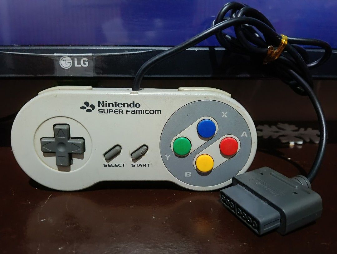 Super famicom controller (Category: Controllers) located in Caloocan City. Submitted by jbfuenzalida27 (Listing ID 1411081541, Image 1). Description: Super famicom controller No issue Price: 300 Meetup: c3 caloocan or pick up.