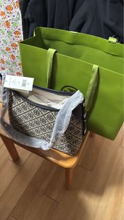 （分類：）位於 。 由 bellac1203 提交（商品編號 1410918966，圖片 1）。簡介： 。