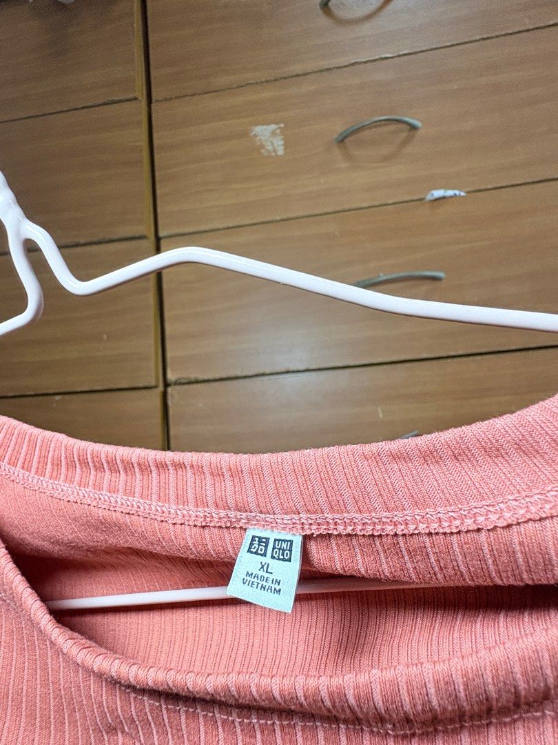 Uniqlo Ribbed T-shirt (Category: Shirts) located in Makati City. Submitted by itsnaoczar (Listing ID 1410946241, Image 2). Description: - Uniqlo Ribbed T-Shirt - Peach color - Size: XL - Features: Round neck, short sleeves - Made in Vietnam.