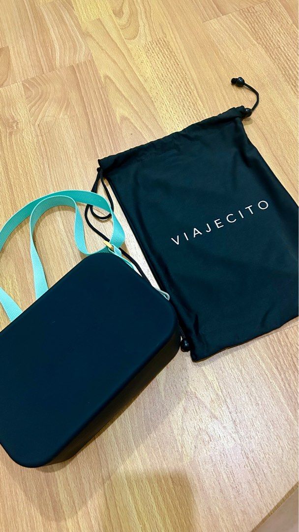 Viajecito Crossbody Bag (Category: Cross-body Bags) located in Manila. Submitted by helloitsmarg (Listing ID 1411036427, Image 1). Description: .