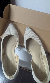 (Category: ) located in . Submitted by pleasebuymythings (Listing ID 1410960629, Image 1). Description: .