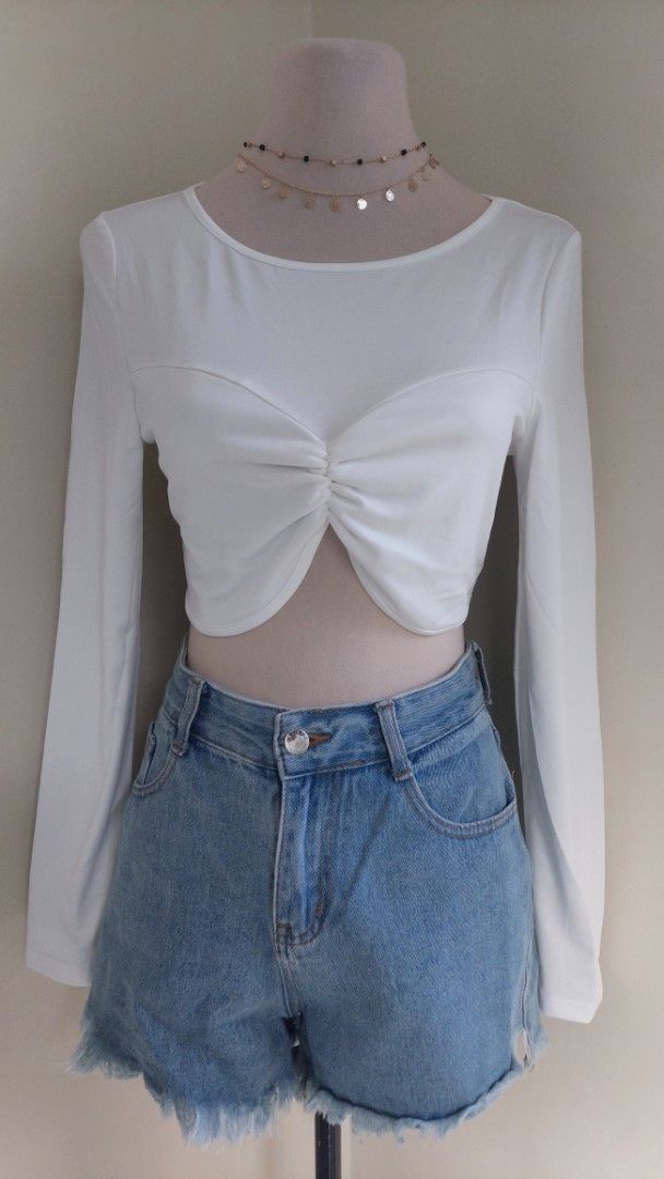 White Long Sleeve Top with Cutout (Category: Longsleeves) located in Batangas. Submitted by megs.26 (Listing ID 1410953212, Image 1). Description: Brand new Top with Pouch More Tops on FB Page: The Third Closet.
