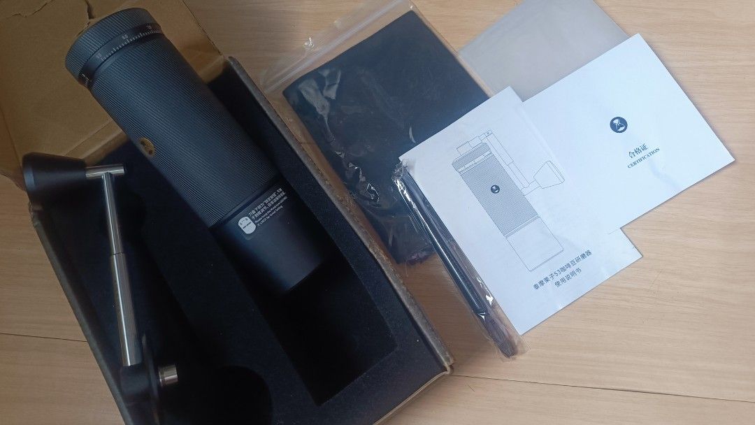 1Zpresso Chestnut S3 Manual Coffee Grinder (Category: Coffee Machines & Makers) located in Pasig City. Submitted by artliam888 (Listing ID 1411120817, Image 3). Description: - 1Zpresso Chestnut S3 Manual Coffee Grinder - Black finish - Suitable for espresso and pour-over coffee - Includes original box, accessories, and manuals - Fine adjustment mechanism (0.015mm clicks) - Comes with handle, cleaning brush, and carrying pouch BRANDNEW never been 