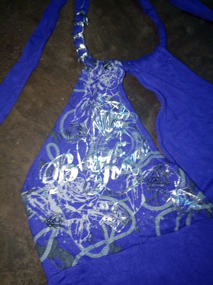 2000s Purple Halter Top | Vixen Vibes (Category: Sleeveless) located in General Santos City (Dadiangas). Submitted by roxys_thrift (Listing ID 1411082291, Image 3). Description: - Blackaru purple halter top - Size: XS/TP - Unique design - Halter neck - Made in China - Fabric: 95% Viscose, 5% Spandex - Care: Machine wash cold, tumble dry low. Do not iron on prints..