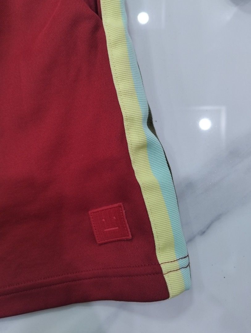 Acne Studios Navarro Face Shorts (Category: Shorts) located in Dagupan City. Submitted by youngthrift_ (Listing ID 1411229579, Image 3). Description: Size: XS on tag waistline: 26/30 length: 15.5 Issue: None (Colors may vary due to lighting) Condition: 10/10 (Excellent) free shipping.