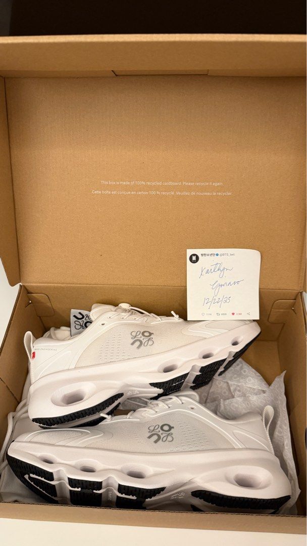 Authentic On Cloud x Loewe 2025 Cloudsolo Size 8 Womens (Category: Sneakers) located in Quezon City. Submitted by jkvante (Listing ID 1411163924, Image 1). Description: Brand new! Unused. Price is firm..