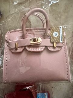 (Category: ) located in . Submitted by shopfun99 (Listing ID 1411176925, Image 1). Description: .