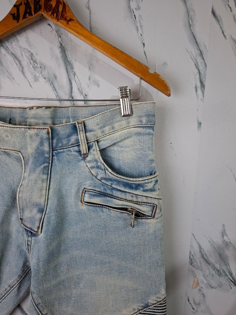 Balmain paris biker jeans (Category: Jeans) located in Cavite. Submitted by labbudds20 (Listing ID 1411153870, Image 3). Description: Ptpa for sale Balmain biker jeans Skinny Stretchable Size 30 to 32 Length 39 inches Leg opening 6.5 inches Excellent condition Minimal issue on leg opening See pictures for details 1750 plus sf Thanks admin.