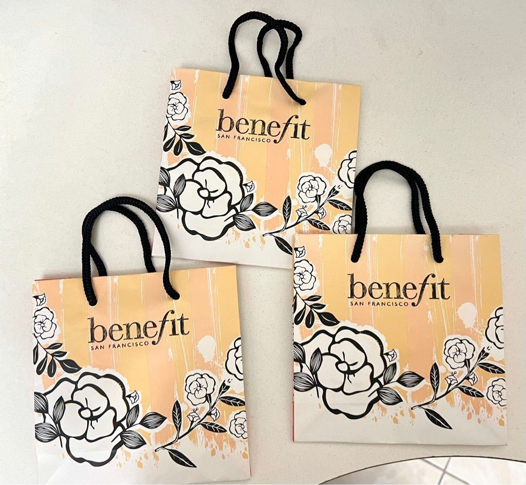 Benefit Paperbag (Category: Makeup) located in Quezon City. Submitted by goodiesbyg (Listing ID 1411246799, Image 1). Description: - Original small benefit paperbag - 3 pcs available .