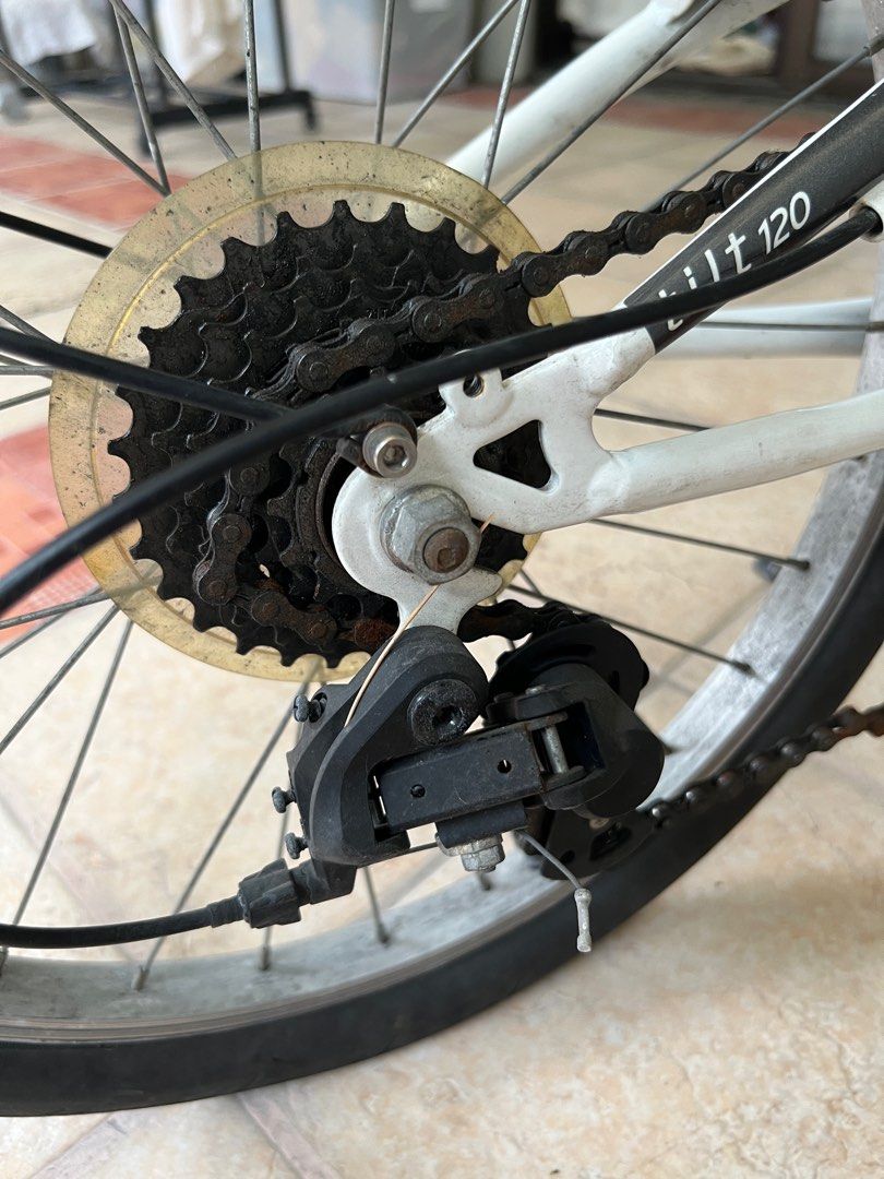 Btwin Tilt 120 Foldable Bike (Category: Bicycles) located in Pasig City. Submitted by patting18 (Listing ID 1411153972, Image 2). Description: Bought from Decathlon in 2022, not used since 2023 Kindly check the specs online Accessories sold separately except for the saddle cover Payment Method: Bank Transfer or Gcash only Pickup or Delivery c/o buyer RFS: No longer being used.