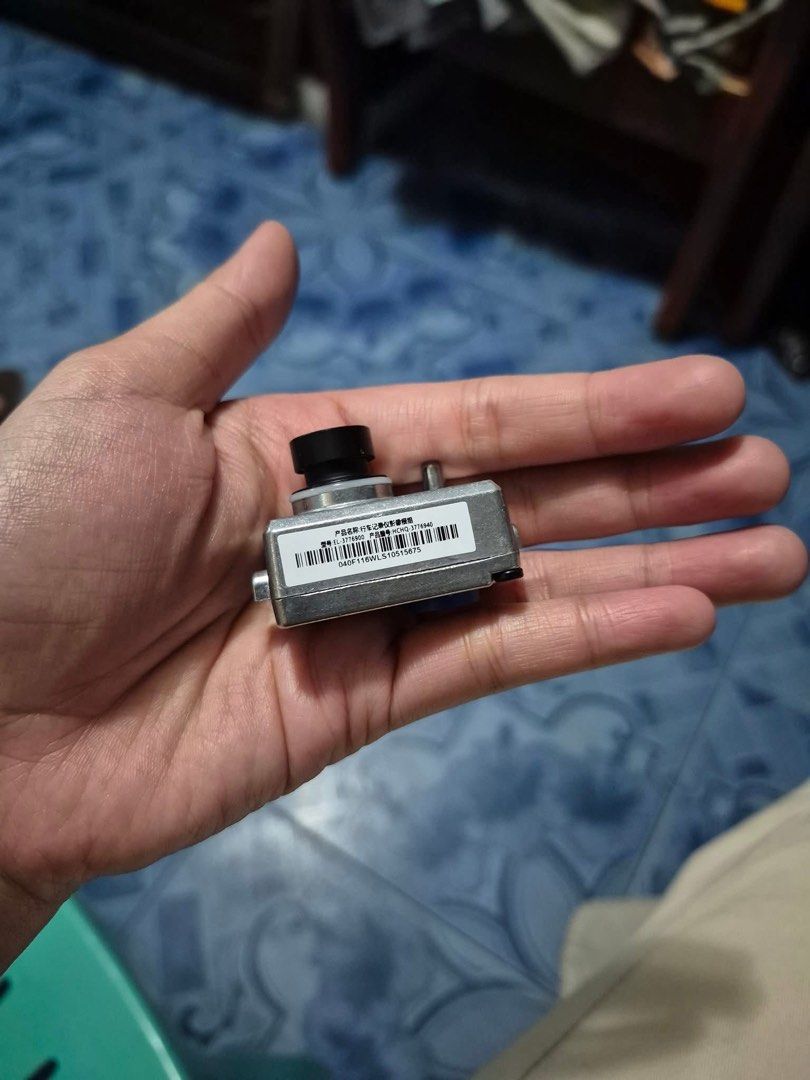 BYD DASH Camera (Category: Cameras) located in Cabanatuan. Submitted by jjavate25 (Listing ID 1411202502, Image 1). Description: - Compact mini camera - Perfect for various applications - Includes original packaging - Shown installed in a car, displaying live image.
