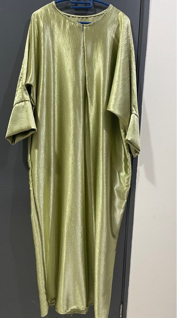 Caftan (Category: Kaftans & Jubahs) located in Seremban. Submitted by wwiwid (Listing ID 1411241245, Image 3). Description: RM25/each, grab all rm70.