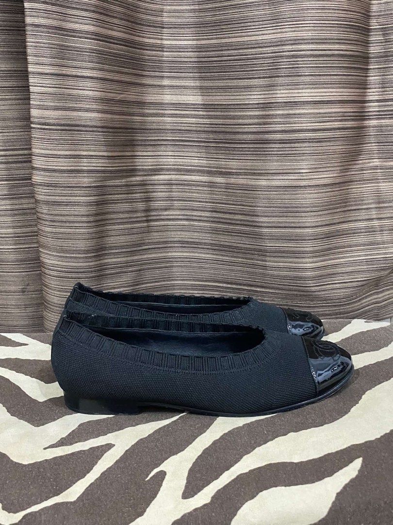 Chanel Black Ballet Flats (Category: Sneakers & Footwear) located in Manila. Submitted by jauntyj (Listing ID 1411165325, Image 3). Description: Chanel Black Ballet Flats 35c (23.5 cm) Used but not abused Selling low cause no more box and dustbag Guaranteed 100% authentic or take your money back RFS Decluttering. My feet grew bigger after giving birth.