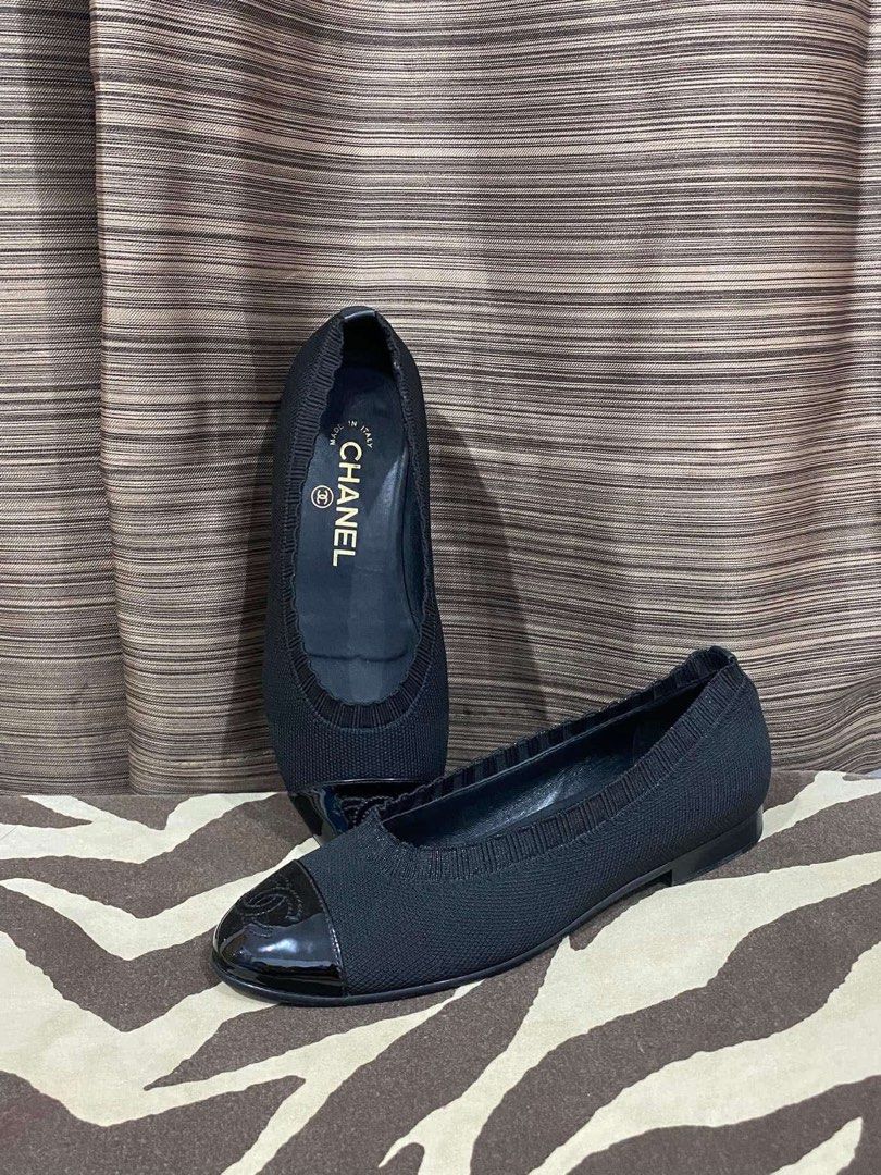 Chanel Black Ballet Flats (Category: Sneakers & Footwear) located in Manila. Submitted by jauntyj (Listing ID 1411165325, Image 1). Description: Chanel Black Ballet Flats 35c (23.5 cm) Used but not abused Selling low cause no more box and dustbag Guaranteed 100% authentic or take your money back RFS Decluttering. My feet grew bigger after giving birth.