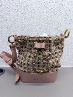 (Category: ) located in . Submitted by xkwkx (Listing ID 1411119966, Image 1). Description: .