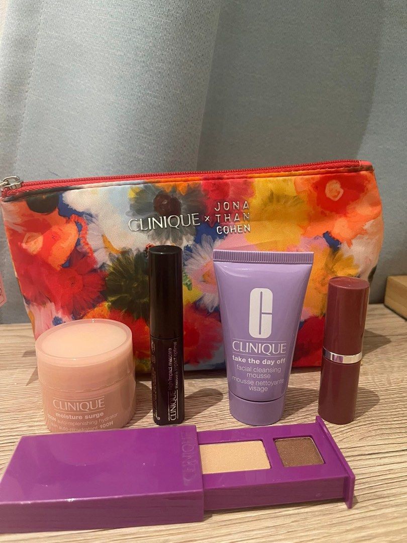 Clique Gift set! Great Christmas gift (Category: Face Care) located in Paranaque City. Submitted by FLess.ph (Listing ID 1411260830, Image 1). Description: .