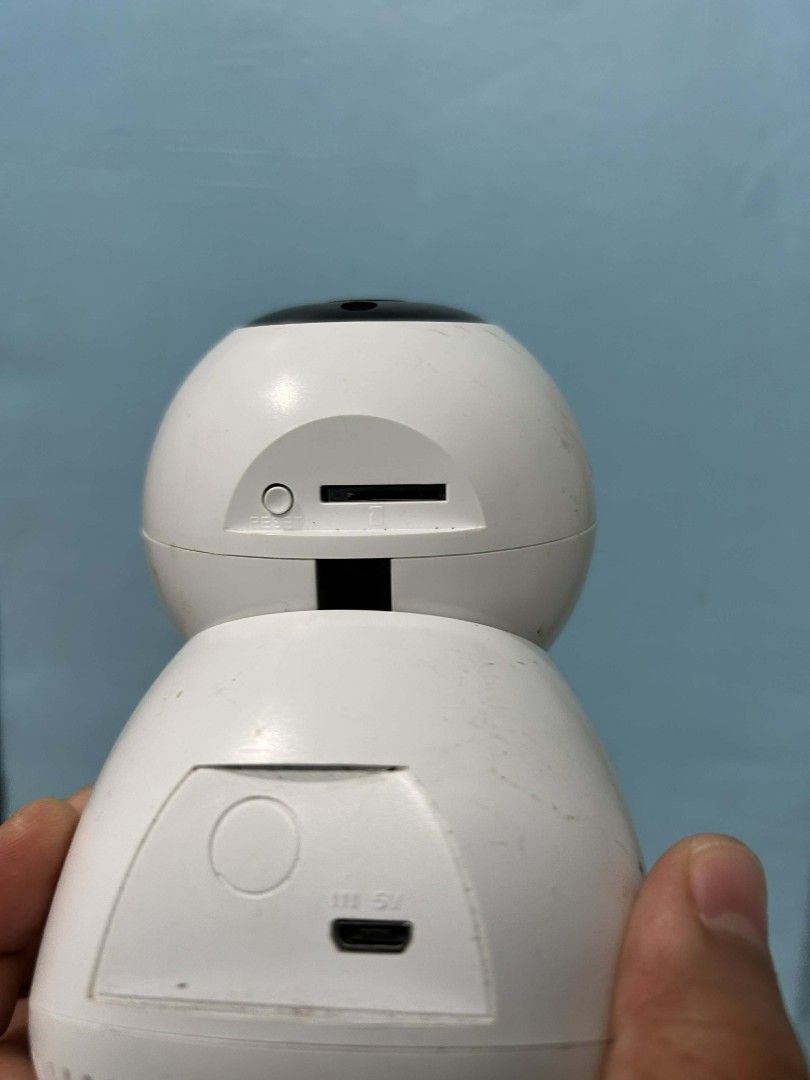 Dpofirs 360° Indoor CCTV Camera (Camera Only (Category: Security Systems & CCTV Cameras) located in Catbalogan. Submitted by jpnsrpls (Listing ID 1411095043, Image 3). Description: 📷 Dpofirs 360° Indoor CCTV Camera (Camera Only) 🔌 Powers on with red lights and sound 🔄 Camera rotates normally 🌙 Night vision / IR lights working 📱 App unknown / not connected to Wi-Fi ❌ No cord / no accessories 📦 Condition: As-is.