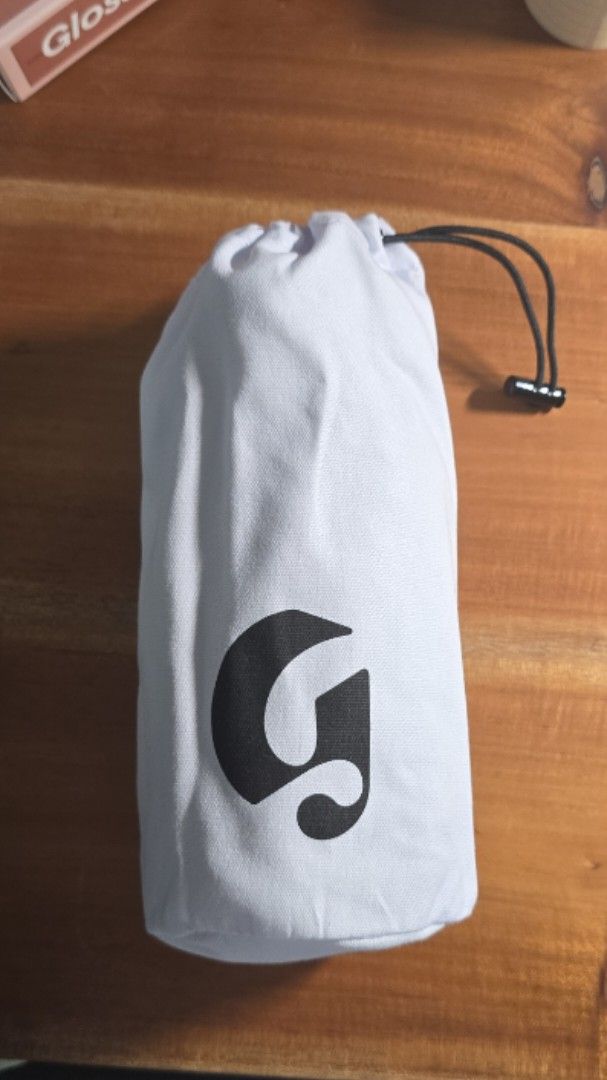 Glossier Holiday Tumbler (Category: Water Bottles & Tumblers) located in Cainta. Submitted by neoheromails (Listing ID 1411246700, Image 2). Description: - Glossier Holiday Tumbler - Holiday exclusive - With drawstring bag - Price non negotiable.