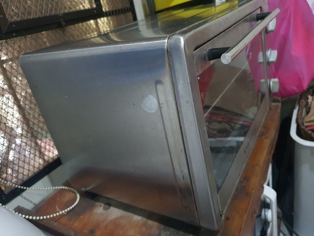 Hanabishi Electric Oven (Category: Ovens & Toasters) located in Paranaque City. Submitted by nicessities (Listing ID 1411113846, Image 2). Description: - Hanabishi electric oven -30 Liter capacity - Stainless steel exterior - Glass door - Includes baking tray and wire rack model number is HEO-30P8SS power rating of 1500W operates at 230V-60Hz -oven functions in great condition, no broken parts or controls or what, physical appearance shows usage 