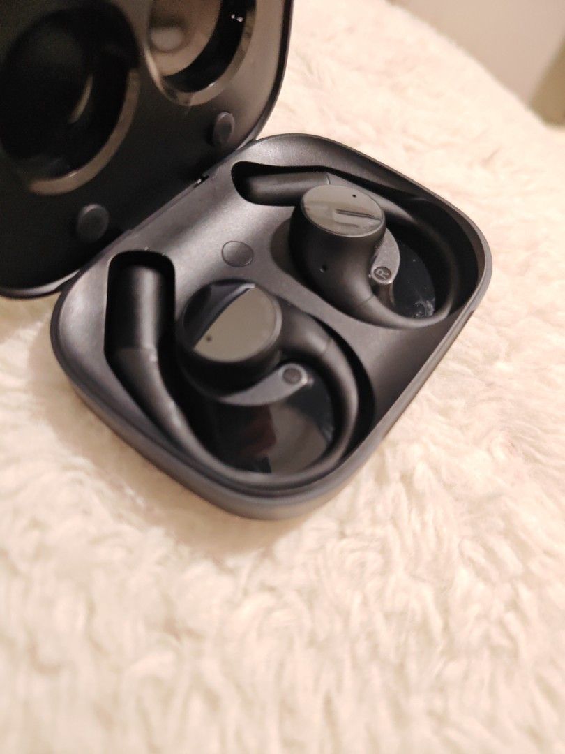 Honor earbuds open65075730876546112