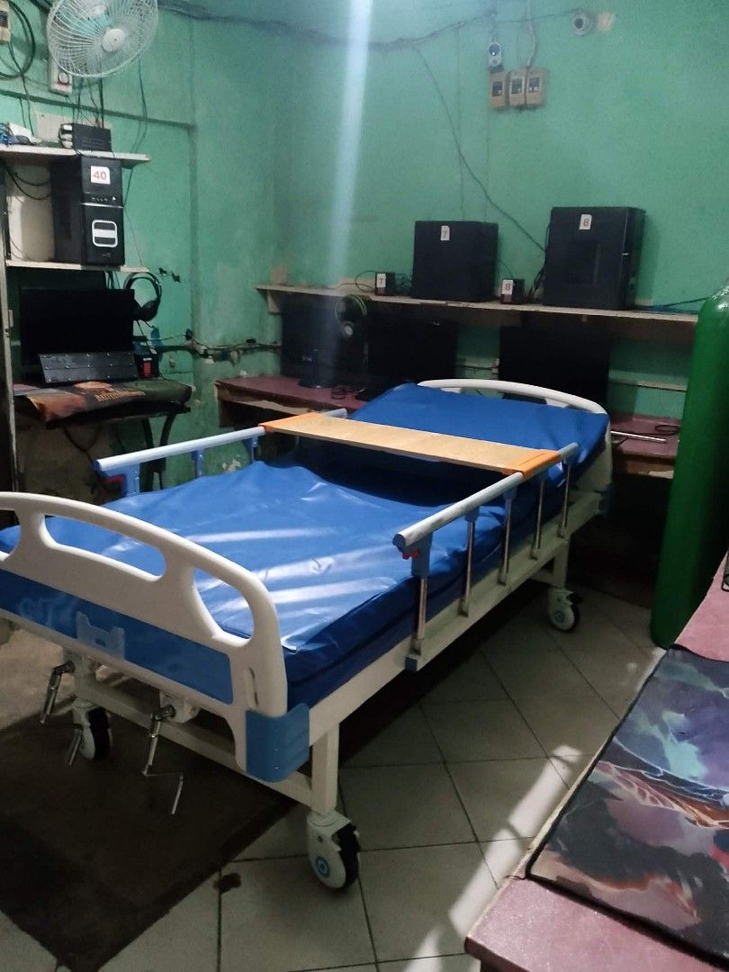 Hospital bed na reclining cranks (Category: Medical Supplies & Tools) located in Quezon City. Submitted by jesselee14kpop (Listing ID 1411262928, Image 1). Description: we accept bulk orders brandnew affordable onhand negotiable good quality and condition open for pick up and delivery high quality we also sell many medical supplies call me 09268225723 cod,gcash,bank transfer lifetime time free service.