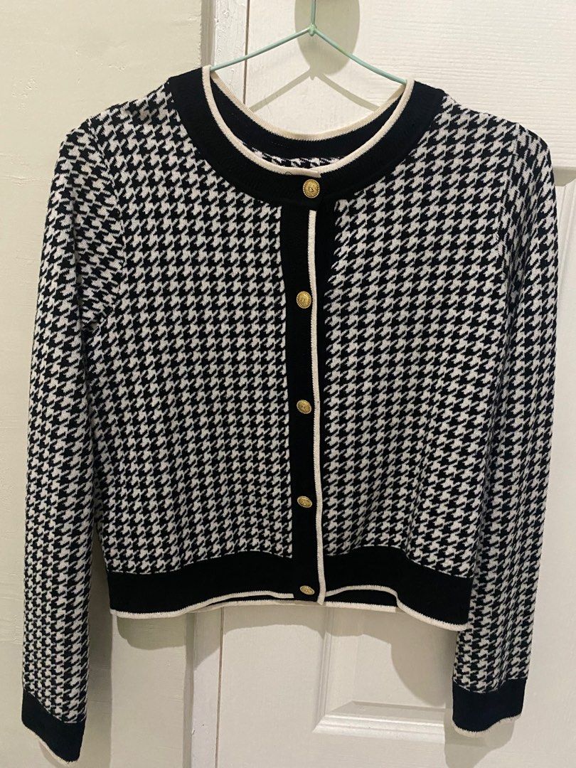 Houndstooth Cardigan (Category: Coats, Jackets and Outerwear) located in Quezon City. Submitted by ethyl_ (Listing ID 1411130590, Image 1). Description: .