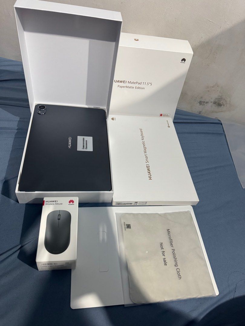 Huawei MatePad 11.5” S (Category: Android) located in San Juan City. Submitted by wainefreygadgetshop (Listing ID 1411247524, Image 1). Description: Huawei MatePad 11.5” S 8/256gb PaperMatte Edition With magnetic keyboard, mouse, original charger. In excellent condition NTC APPROVED ALL GOODS AT WORKING READY TO USE UNLI RESET NO HIDDEN ACCOUNT PEDE PANG OFFICE,FOR ONLINE CLASS. *MAY SCRATCHES SA SCREEN DI NAMAN NAKAKA APEKTO SA PERFORMANCE TEST 