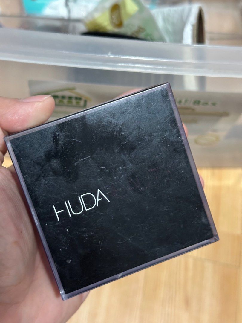 Huda Beauty Cherry Blosson Cake Powder (Category: Makeup) located in Cebu City. Submitted by sultrychicmary (Listing ID 1411246601, Image 1). Description: 50% remaining best powder ive tried.