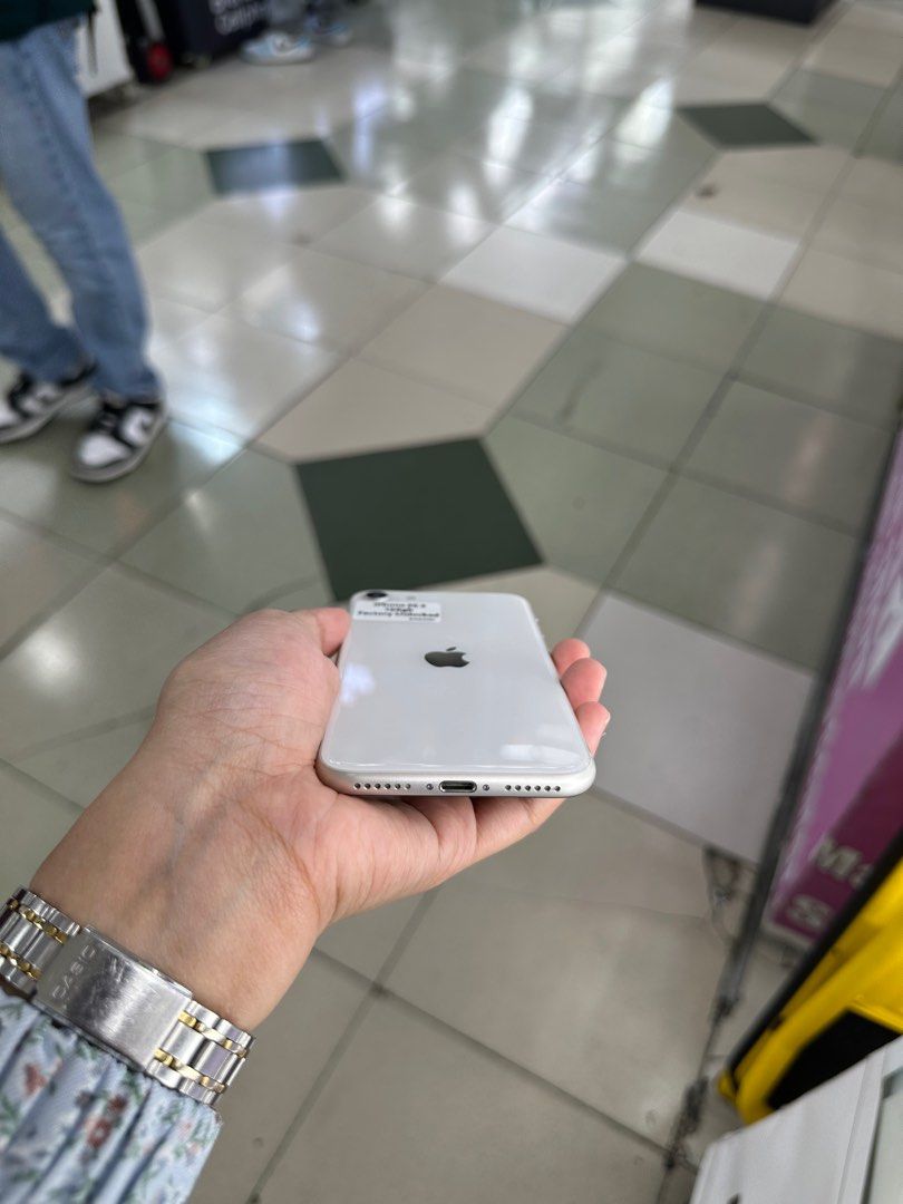 IPHONE SE 3 128GB 74%BH FU OPENLINE NO ISSUE (Category: Walkie-Talkie) located in San Juan City. Submitted by aynaagadgets (Listing ID 1411240007, Image 3). Description: DECEMBER 2025 STALL #: XB-07 FOR SALE | TRADE / SWAP PASS SA MGA SCAMMERS / THIRD PARTY (RFS: Buy and Sell) IPHONE SE 3 128GB FACTORY UNLOCK ⬇️DETAILS⬇️ •128 GB (Other storage is also available) •White (Other color is also available but price may vary) •74%bh •NTC Variant •95% Sm