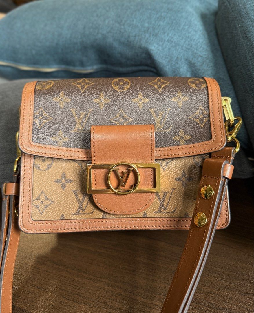 LV DAUPHINE BAG MINI (Category: Luxury Bags & Wallets) located in General Santos City (Dadiangas). Submitted by beedogump (Listing ID 1411109686, Image 1). Description: fixed price, doesn't come with receipt or dust bag RFS: I don't reach out for this bag anymore but it is still full of love + badly need funds for my upcoming wedding 🥹.