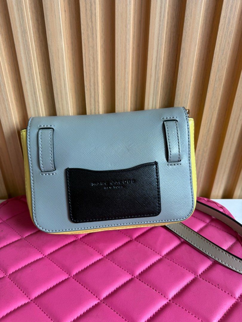 Marc Jacobs Rock Grey Multi Hip Shot Cross Body Bag (Category: Luxury Bags & Wallets) located in Lipa City. Submitted by thyra06 (Listing ID 1411207307, Image 2). Description: .