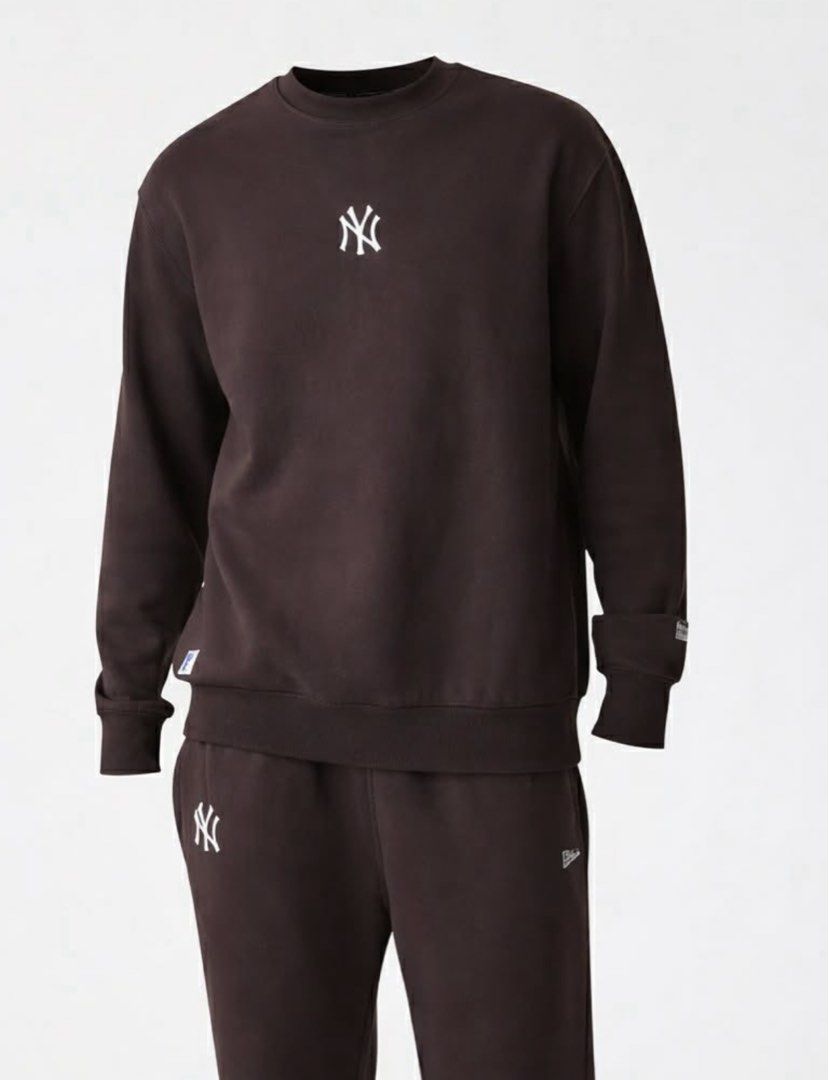 NEW ERA OVERSIZED NEWYORK SWEATSHIRT BLACK (Category: Coats, Jackets and Outerwear) located in Malabon City. Submitted by echouisano (Listing ID 1411117041, Image 1). Description: NEW ERA OVERSIZED NEWYORK SWEATSHIRT BLACK Brand new (OG) New Era MLB Midi Le Oversized BB New York Yankees sweatshirt 🏢Mall SRP: 2,500 🐱HMN Selling Price: 650 Retail 😻Discounted Price: 1,200 for 2 pcs Color Beige Size Available: S, M, L, XL Shipping: Lalamove, J&T a