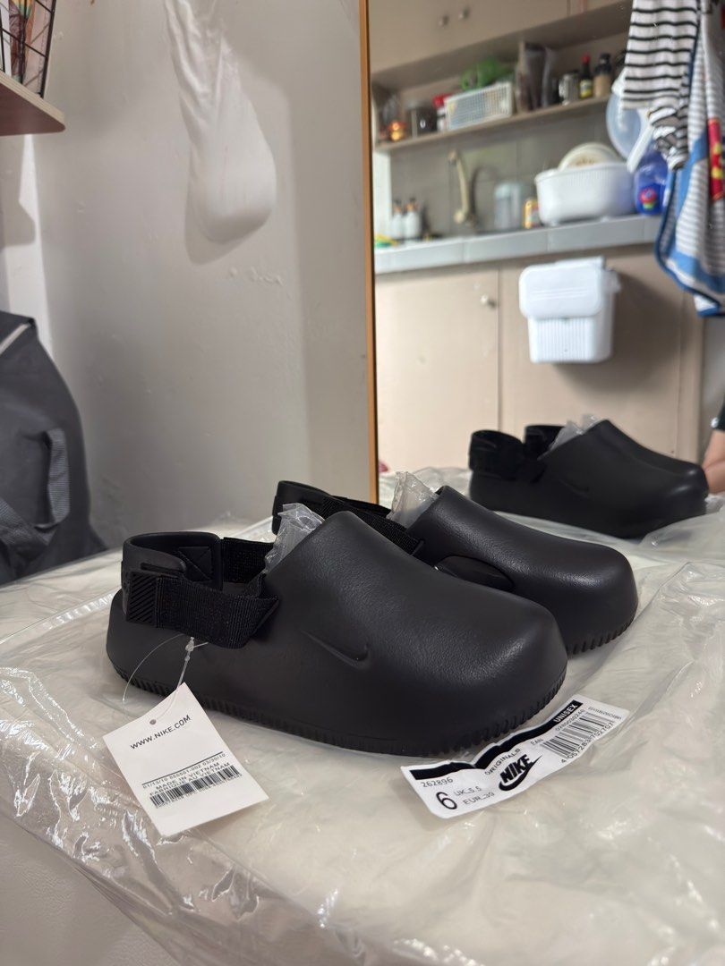 SALE Nike Ultra Celso Thong Sandals - Black (Category: Flats & Sandals) located in Mandaluyong City. Submitted by itsellasanchez (Listing ID 1411093277, Image 1). Description: - Brand new Nike Ultra Celso Thong sandals - Color: Black - Slip-on design with strap - Size: UK 5.5, EUR 39, US 6 - Unisex - Ideal for casual wear.