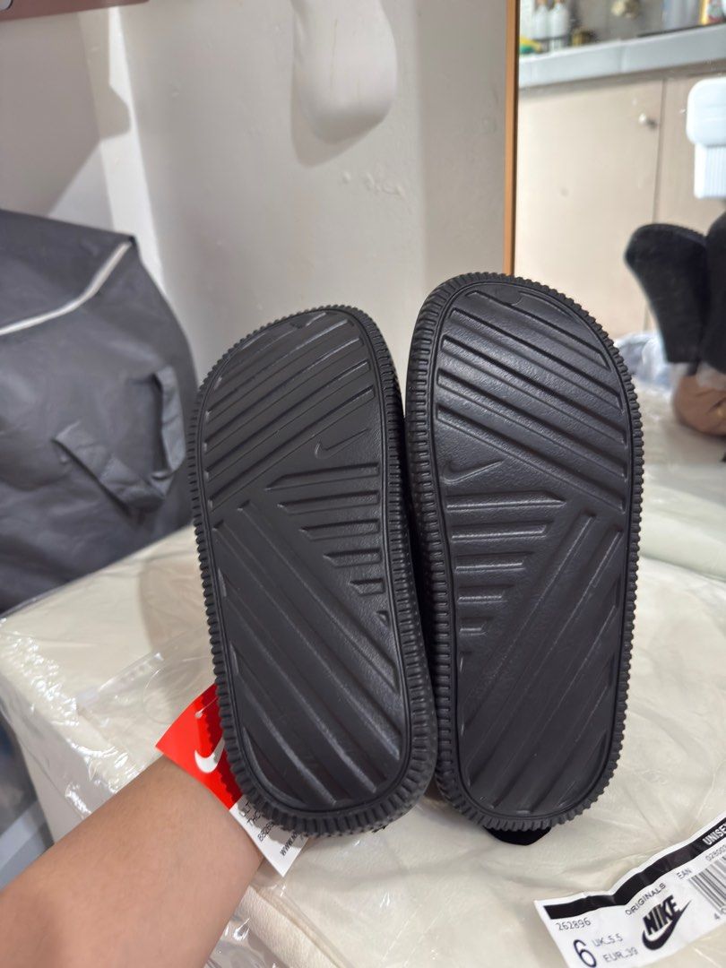 SALE Nike Ultra Celso Thong Sandals - Black (Category: Flats & Sandals) located in Mandaluyong City. Submitted by itsellasanchez (Listing ID 1411093277, Image 2). Description: - Brand new Nike Ultra Celso Thong sandals - Color: Black - Slip-on design with strap - Size: UK 5.5, EUR 39, US 6 - Unisex - Ideal for casual wear.
