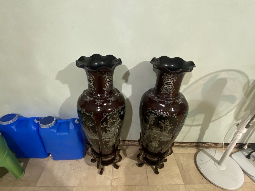 Pearl Lacquer Decor Set (Category: Wall Decor) located in Kawit. Submitted by collectedbyaml (Listing ID 1411205399, Image 2). Description: Take all as a set. The vase has a few chips and scratches, can provide more pictures of the issue. Still negotiable!.