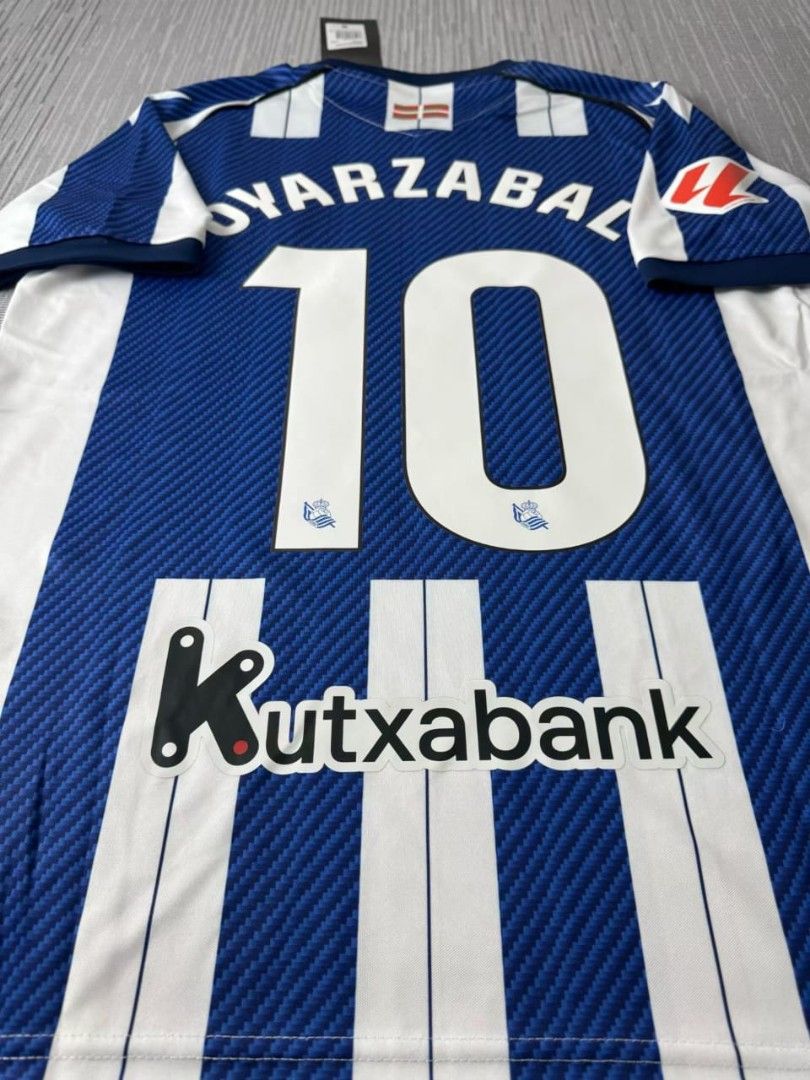Real Sociedad Home Jersey 26/27 (Category: Activewear) located in Singapore. Submitted by calcio_sport_jersey (Listing ID 1411160137, Image 7). Description: 🎽PRE-ORDER: Customize Sports Jerseys✨ ✅ Easy Payment: Paynow ✅ Latest or Retro Style ✅ Pm Me For More Jersey Info ✅ Personalize: Name, Number, Patch ✅ Affordable Printing: $5 (Name + Number) ✅ Patch Add-ons: $2 each 🎉Free Shipping on 2+ items‼️🎉 Buy more and save on delivery/discount！ ⚠️ D
