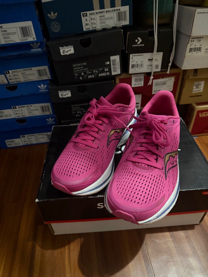 Saucony Endorphin Speed 3 Running (Category: Sneakers) located in Calapan. Submitted by safefinds (Listing ID 1411197460, Image 1). Description: original used for 10k milo run us8.5 25cm .